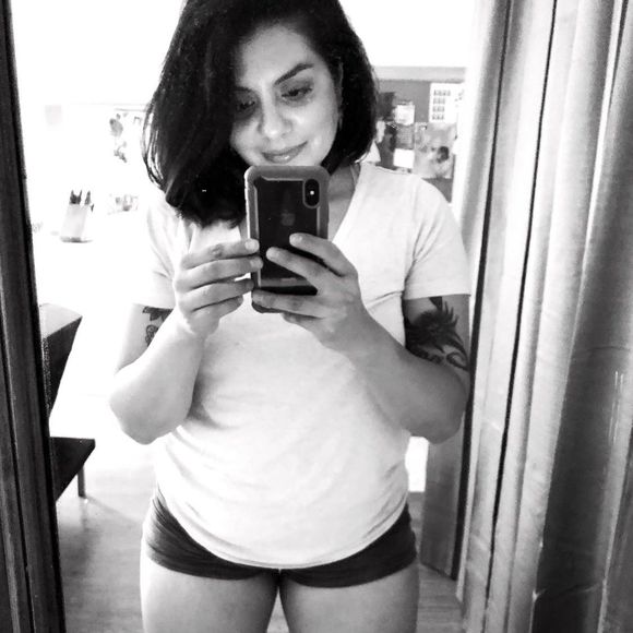 Meet your Posher, Whitney - Picture 1 of 1